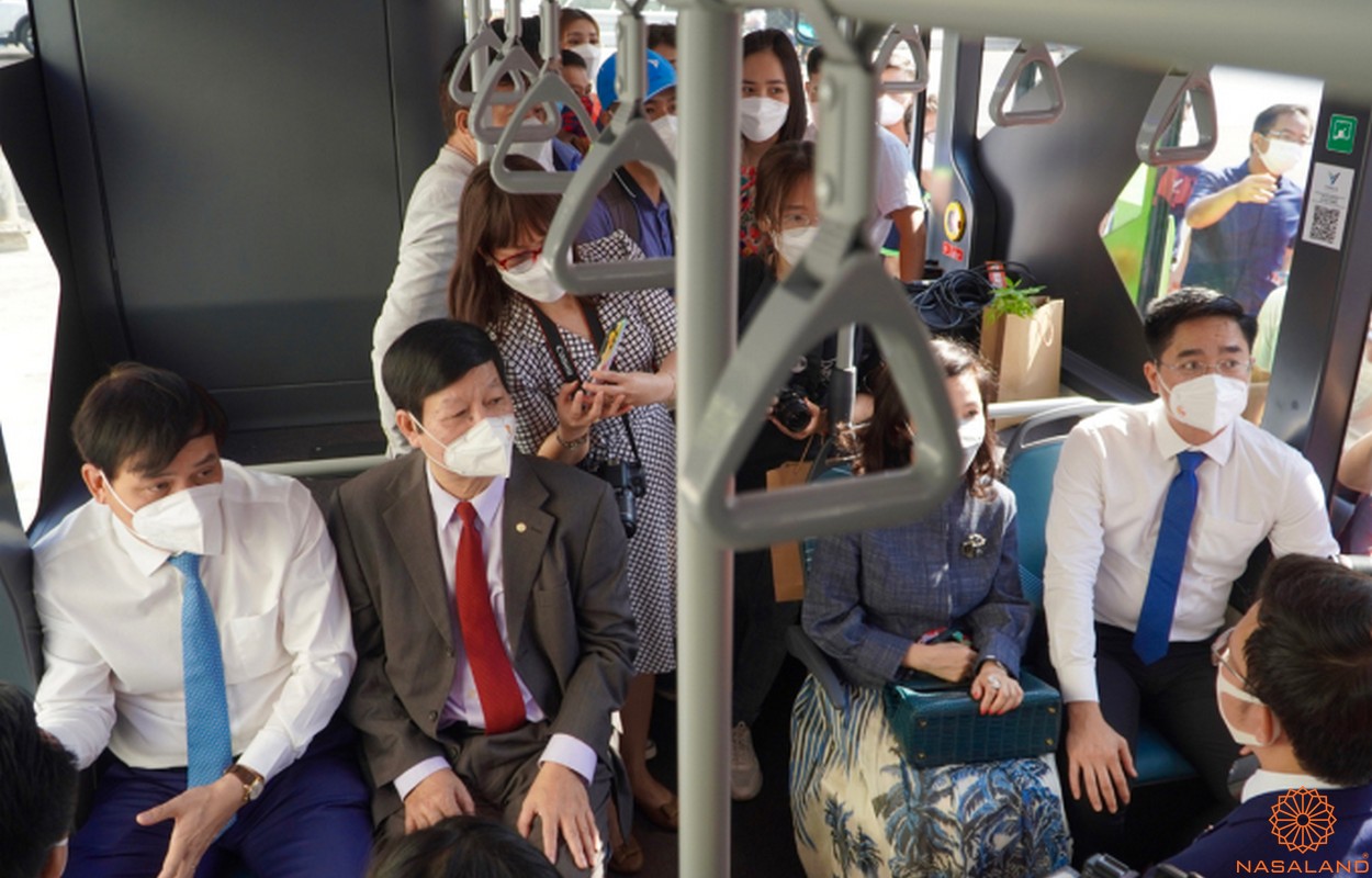 Xe buýt điện có gì đặc biệt mà Đoàn lãnh đạo Thành phố Hồ Chí Minh trải nghiệm tuyến xe buýt điện D4 đầu tiên?